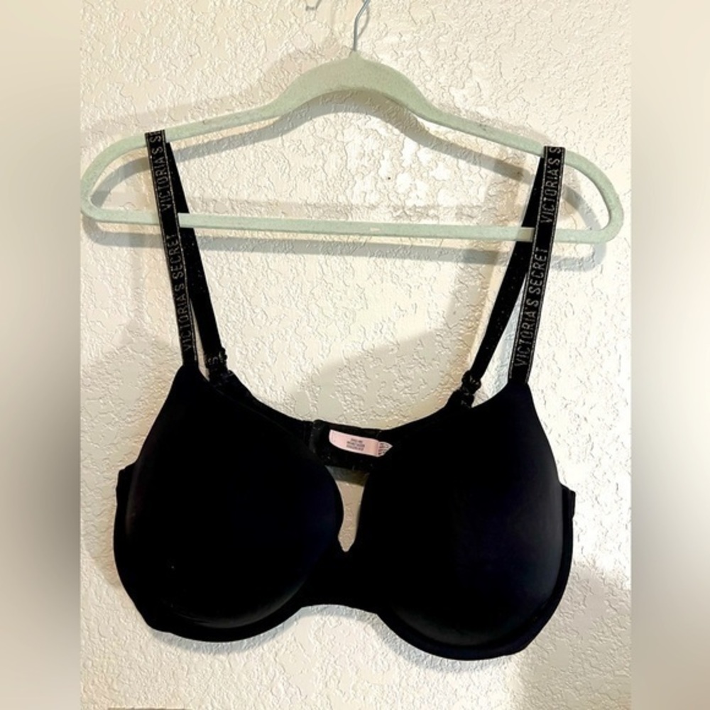 Victoria’s Secret Black T-Shirt Bra 38DD